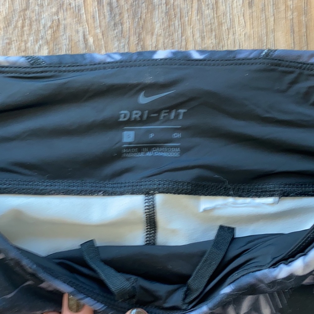 Nike Dri-Fit leggings, size small - Picture 3 of 7